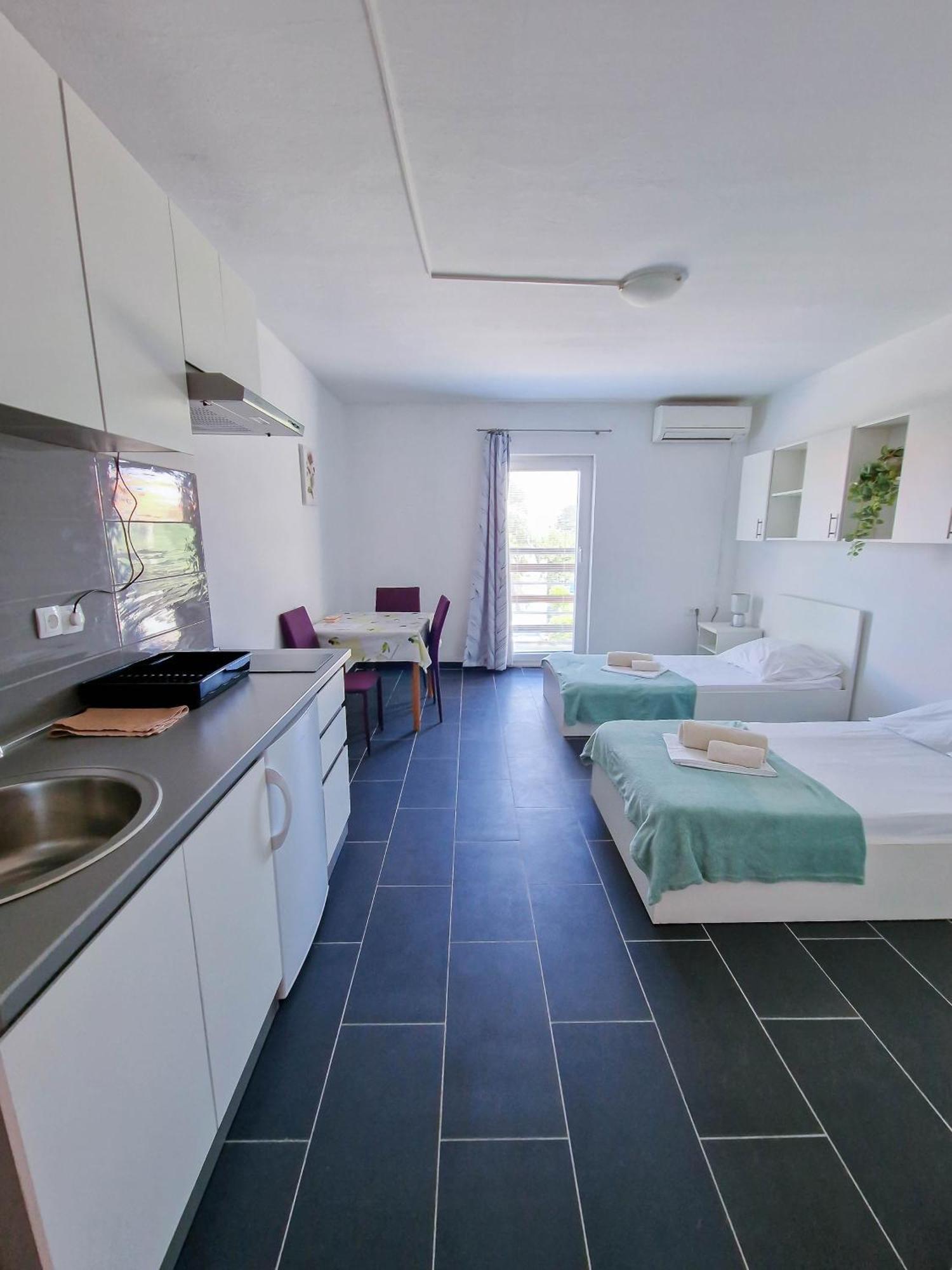 Ferienwohnung Flip - Flop Novalja Exterior foto
